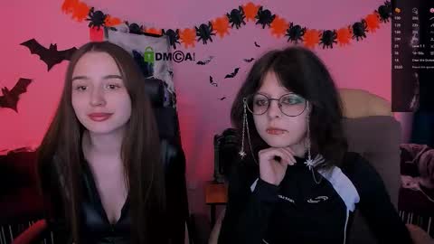 leslie_bird online show from October 23, 8:57 am