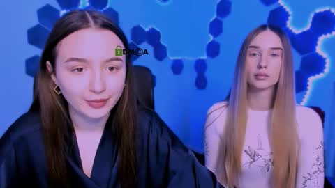 leslie_bird online show from December 16, 10:09 am