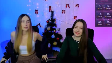 leslie_bird online show from December 22, 8:22 am