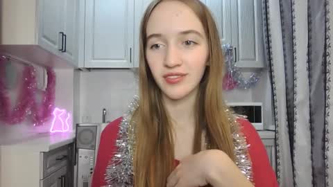 Snapshot of leslie_my_lovee chatting on December 22, 10:58 pm LESLIE online show from December 22, 10:58 pm