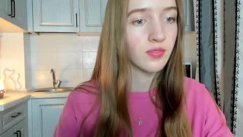 Snapshot of leslie_my_lovee chatting on November 26, 4:19 pm LESLIE online show from November 26, 4:19 pm