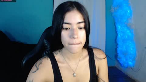 Snapshot of leslieblack_ chatting on April 2, 1:47 am leslie online show from April 2, 1:47 am