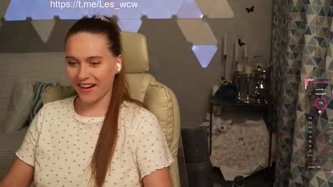 LeslieKorfs online show from November 3, 10:42 pm