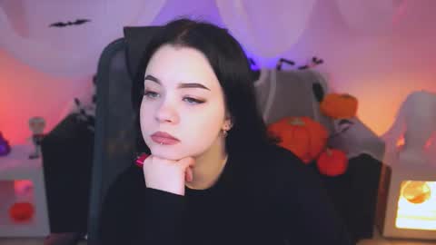 Snapshot of leslierowe chatting on October 19, 11:44 am LeslieRowe online show from October 19, 11:44 am
