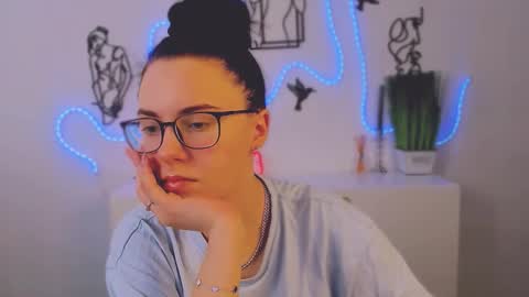 Snapshot of lesly_chilli chatting on February 7, 8:18 am lesly_chilli online show from February 7, 8:18 am