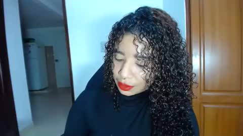 lesly online show from February 8, 10:40 pm