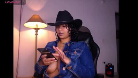 lesly online show from June 27, 2:16 am