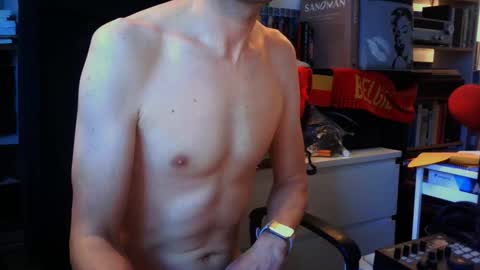 Snapshot of lestat_82 chatting on January 27, 4:01 pm Vampiro Diurno online show from January 27, 4:01 pm