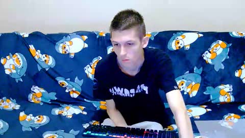 lester_broo online show from December 2, 6:58 pm