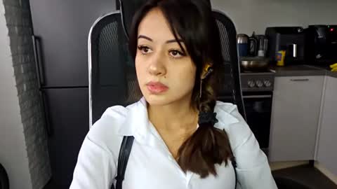 Snapshot of letitiamagett chatting on June 26, 11:25 am Emily online show from June 26, 11:25 am