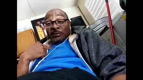 letmegetsum2 online show from May 1, 8:13 pm