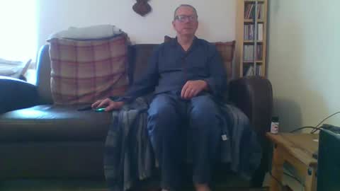 Snapshot of letmestrip chatting on February 2, 10:35 am paul online show from February 2, 10:35 am