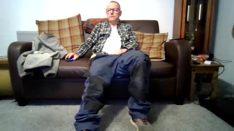 Snapshot of letmestrip chatting on January 7, 12:46 am paul online show from January 7, 12:46 am