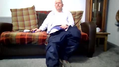 Snapshot of letmestrip chatting on February 3, 6:57 pm paul online show from February 3, 6:57 pm