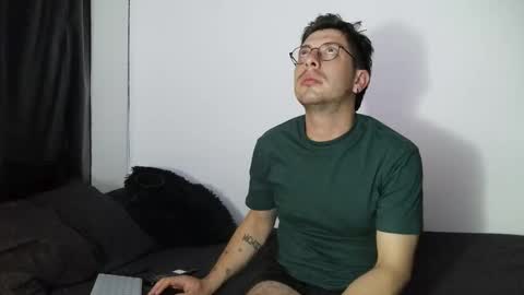 Snapshot of letorres23 chatting on March 21, 6:07 am Torres online show from March 21, 6:07 am