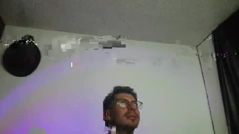 Snapshot of letorres23 chatting on April 9, 3:39 am Torres online show from April 9, 3:39 am