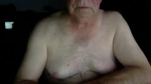 Snapshot of letscum2gether0 chatting on December 6, 3:19 am letscum2gether0 online show from December 6, 3:19 am
