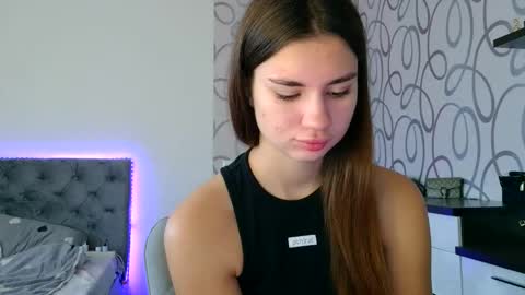 Snapshot of lette_emily chatting on October 30, 7:32 am Emily online show from October 30, 7:32 am