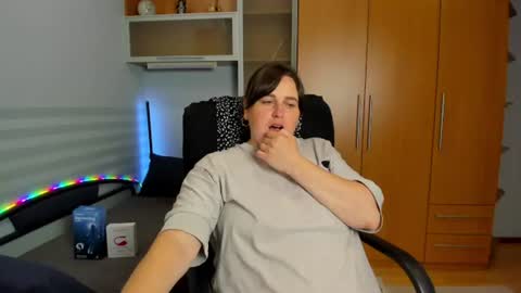Naomi online show from July 9, 6:28 am