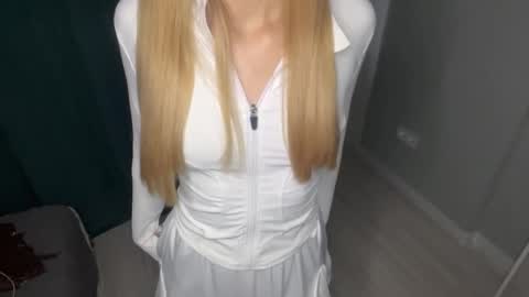 Kate online show from May 14, 4:14 pm