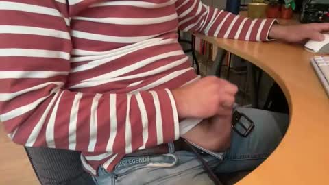 leukurrt online show from October 27, 7:56 am