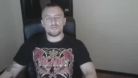 Snapshot of lev1ngston chatting on January 7, 3:44 pm lev1ngston online show from January 7, 3:44 pm