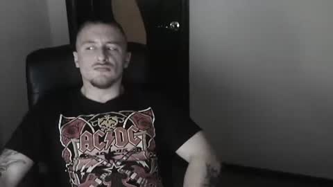 Snapshot of lev1ngston chatting on January 26, 1:58 pm lev1ngston online show from January 26, 1:58 pm