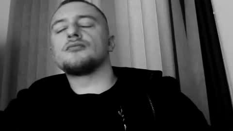 Snapshot of lev1ngston chatting on December 16, 1:38 pm lev1ngston online show from December 16, 1:38 pm