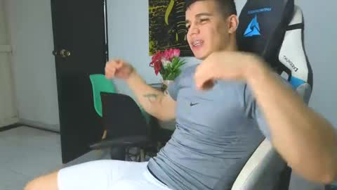 Snapshot of levelingg chatting on March 4, 3:11 am levelingg online show from March 4, 3:11 am