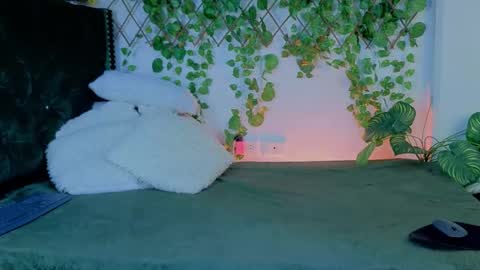 Levi  online show from November 18, 8:57 pm