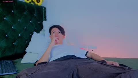 Levi  online show from March 16, 2:32 pm