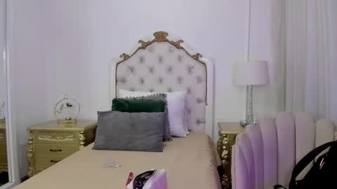 Snapshot of lexa_25_ chatting on October 25, 11:40 am online show from October 25, 11:40 am