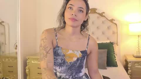 Snapshot of lexa_25_ chatting on November 19, 12:05 pm online show from November 19, 12:05 pm