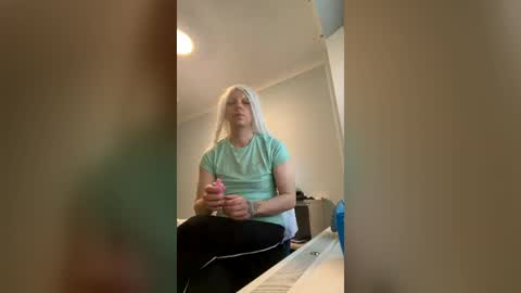 lexeria9 online show from June 16, 8:17 am