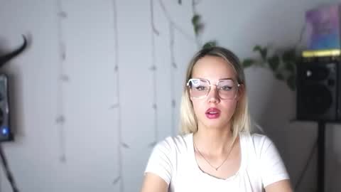 Lexie online show from January 7, 8:24 am