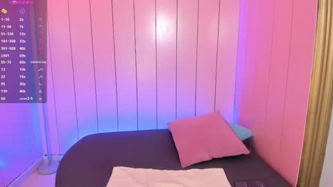 Lexie Thompson  online show from December 15, 12:09 pm