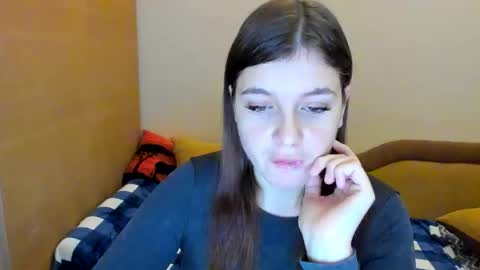 Snapshot of lexiluxlov chatting on December 2, 8:08 am Elisabeth online show from December 2, 8:08 am