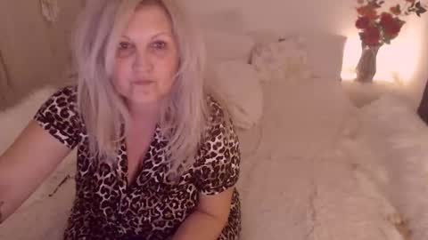 Hannah online show from February 17, 10:27 pm