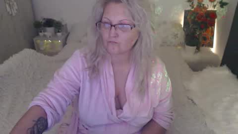 Hannah online show from February 22, 6:28 pm