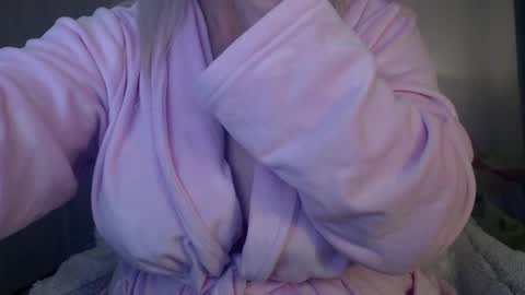 Hannah online show from May 14, 10:38 pm