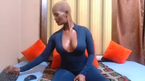 Silindile Caroline Madlala online show from January 15, 8:12 pm