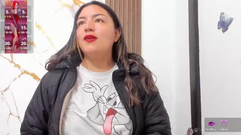 lexyy24_ online show from June 5, 9:15 am