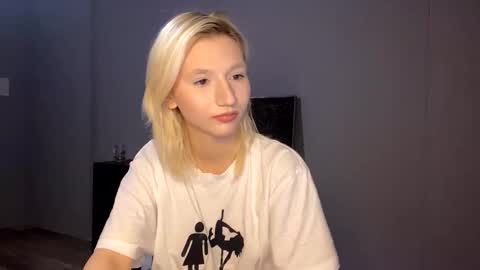 Leya online show from December 2, 8:26 pm