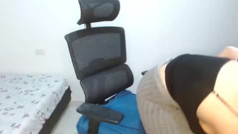 leydy_day online show from November 27, 4:09 pm