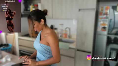 INSTA leylasteel model         online show from March 5, 1:50 pm