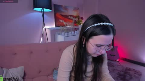 leylamirage online show from March 1, 12:18 pm