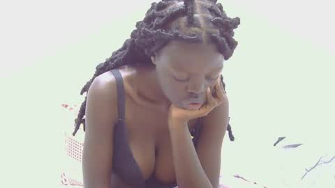 Snapshot of leylani69 chatting on July 20, 5:00 am laylani69 online show from July 20, 5:00 am