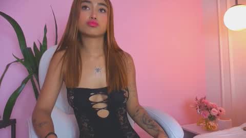 Snapshot of leylarusso chatting on January 9, 11:24 am Leyla online show from January 9, 11:24 am