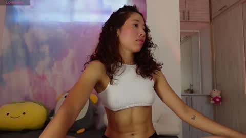 Snapshot of leyre_lerr chatting on January 10, 1:24 pm Jessica online show from January 10, 1:24 pm