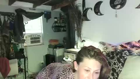 Snapshot of lezbeehonest100 chatting on September 16, 10:44 pm Olive Pena online show from September 16, 10:44 pm